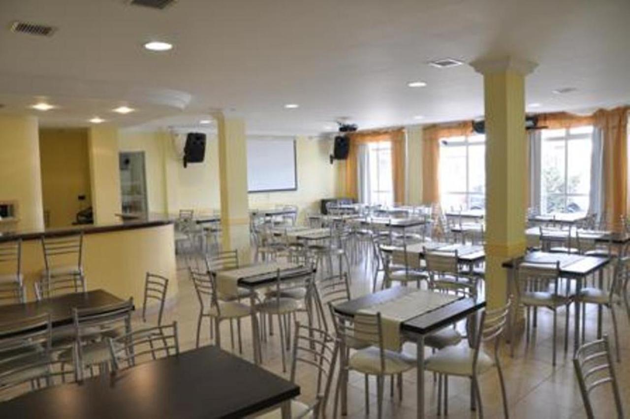 Hotel Tandil Puerto Madryn Exteriör bild